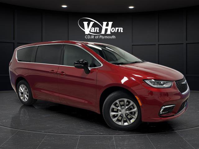 New 2026 Chrysler Pacifica Limited w/ Trailer Tow Group image 1