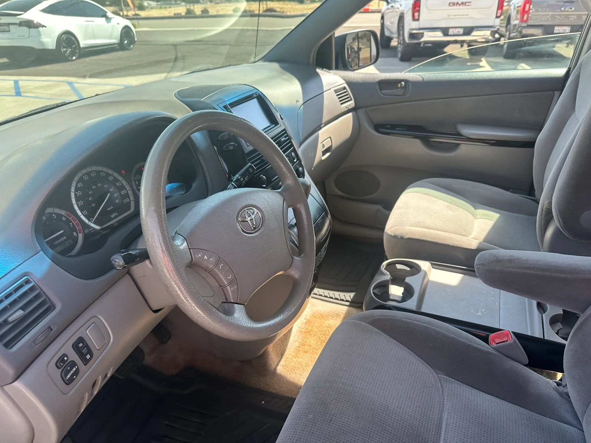 Used 2005 Toyota Sienna LE w/ LE Pkg 3 FWD image 35