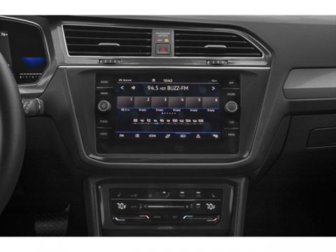 Certified 2023 Volkswagen Tiguan SE w/ Panoramic Sunroof Package image 10