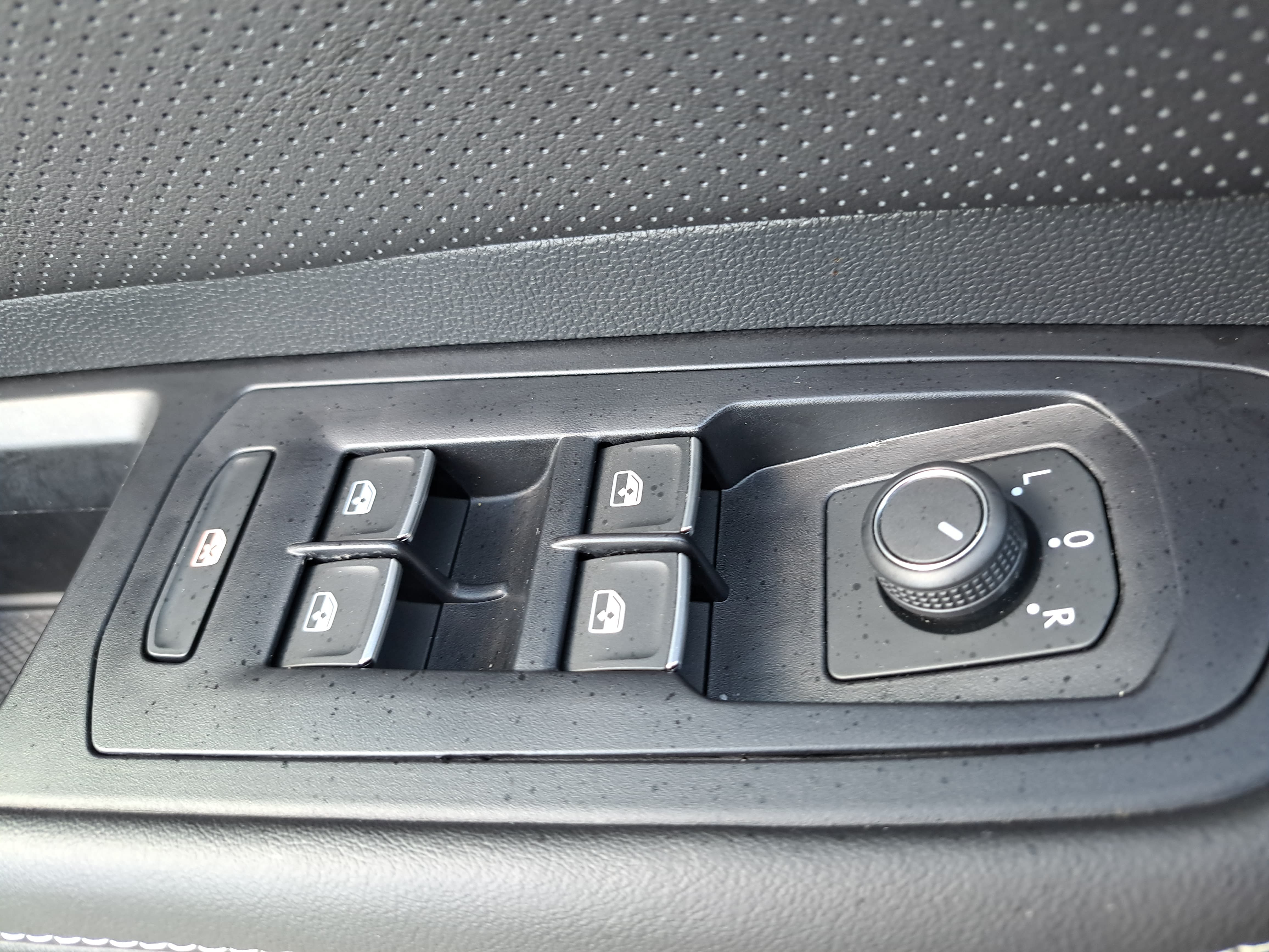Certified 2026 Volkswagen Atlas SE FWD image 28