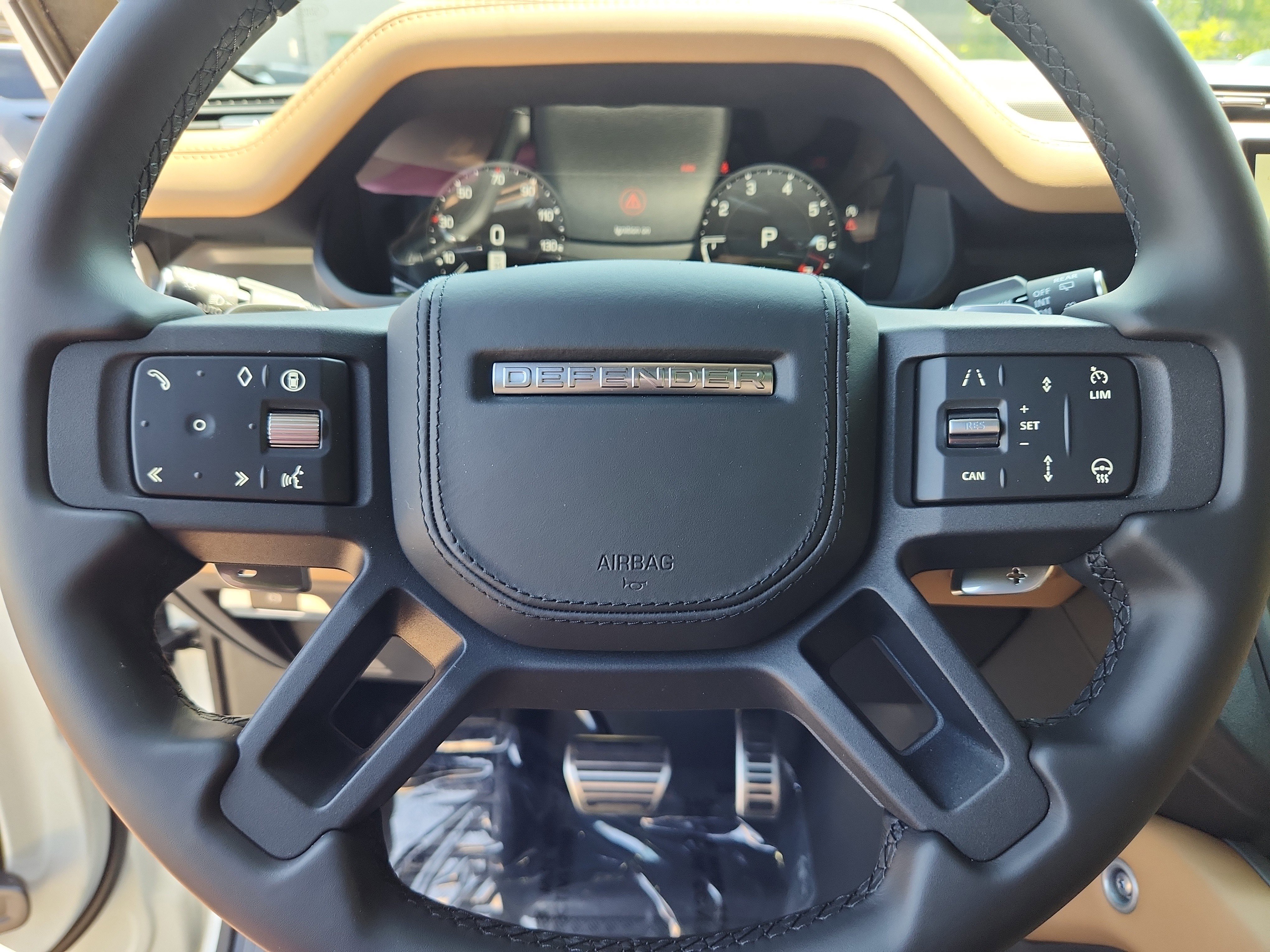 Used 2025 Land Rover Defender 130 V8 image 16