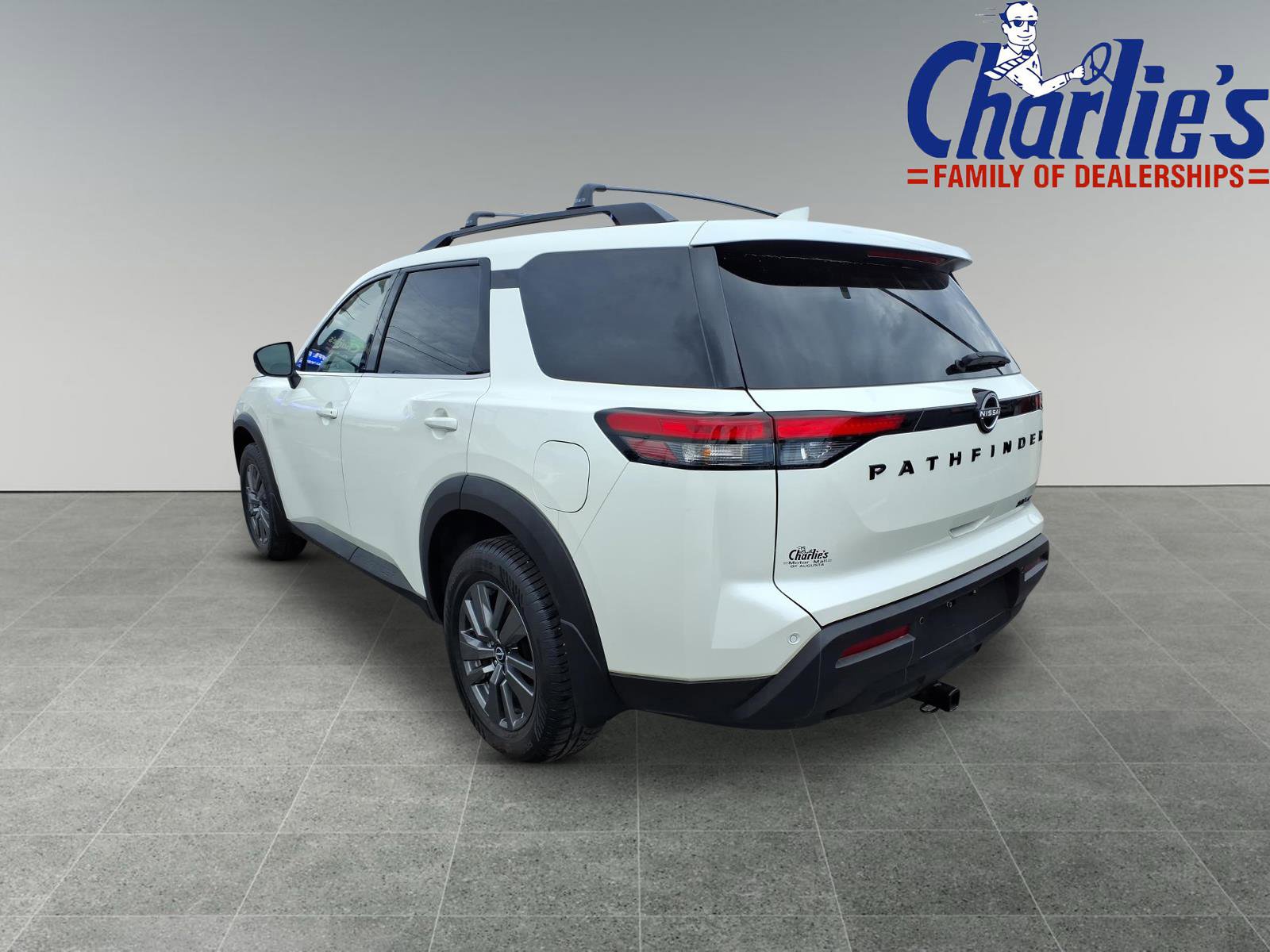 Used 2023 Nissan Pathfinder SV w/ SV Black Package AWD/4WD image 5