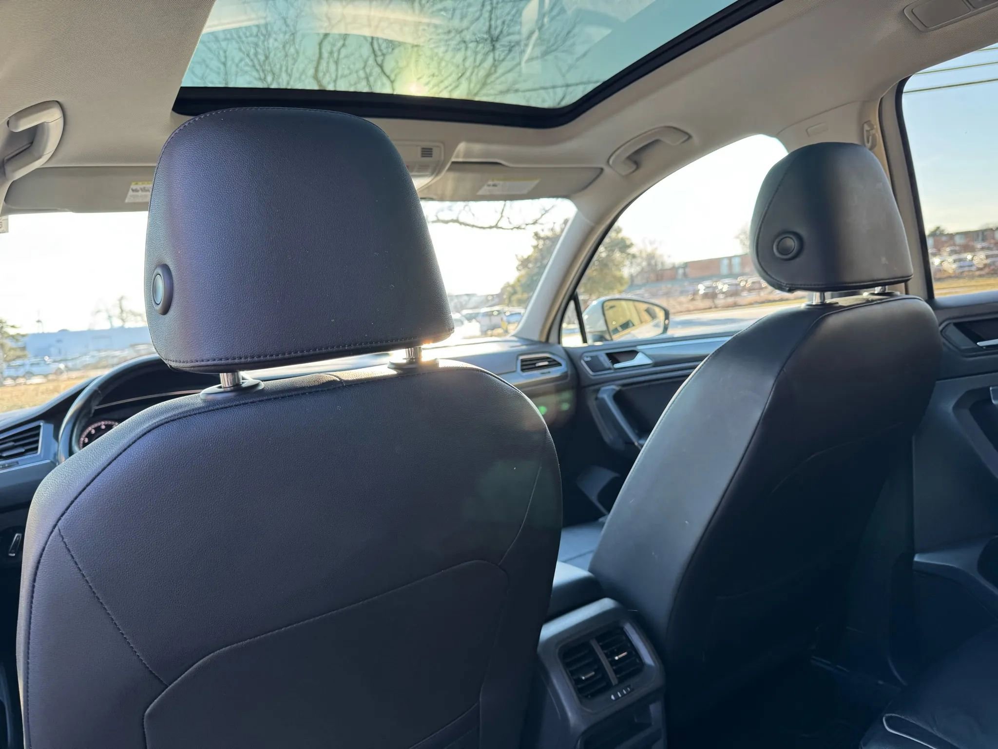 Used 2019 Volkswagen Tiguan SEL Premium w/ 3rd Row Seat Package image 38