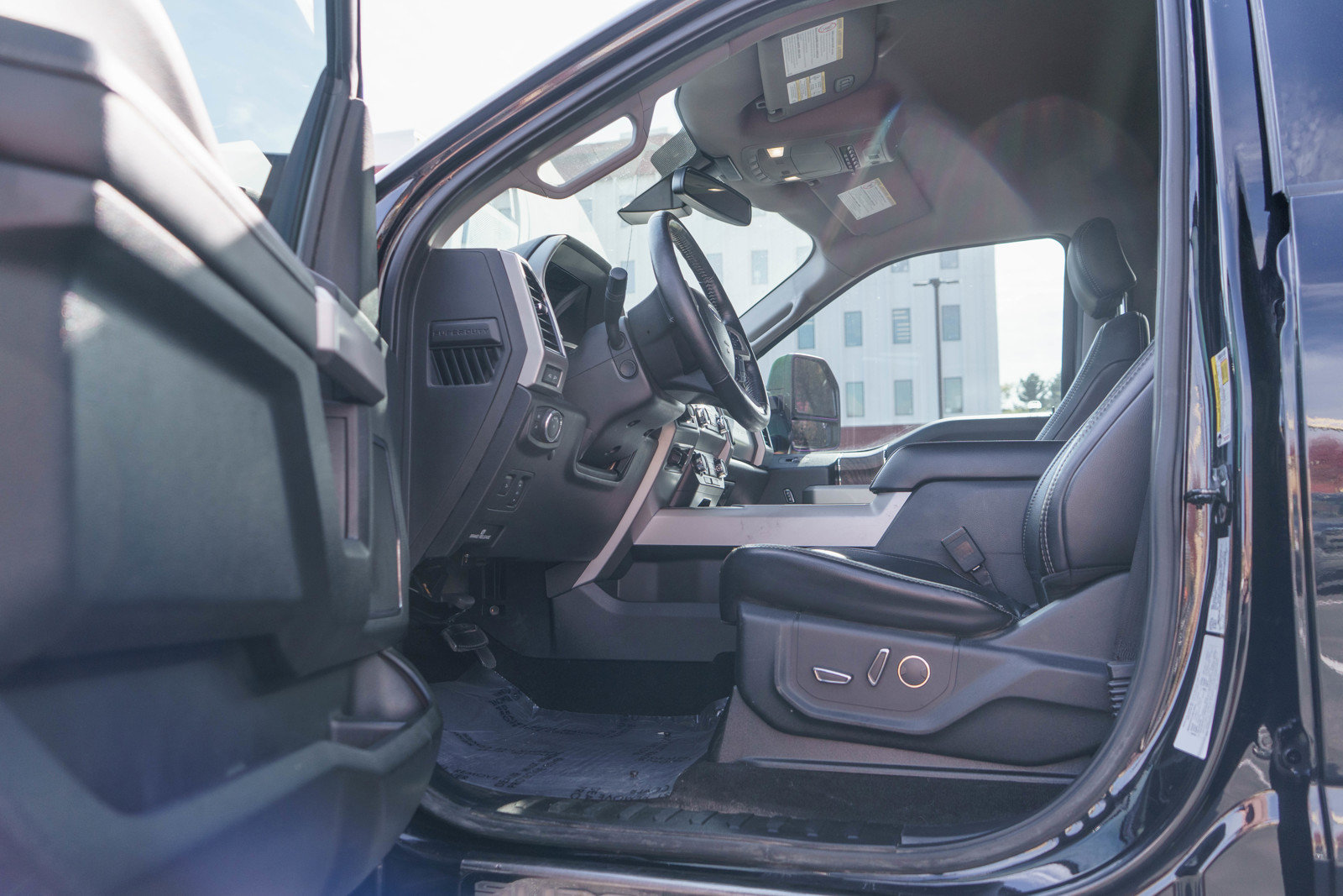 Used 2019 Ford F250 Lariat AWD/4WD image 11