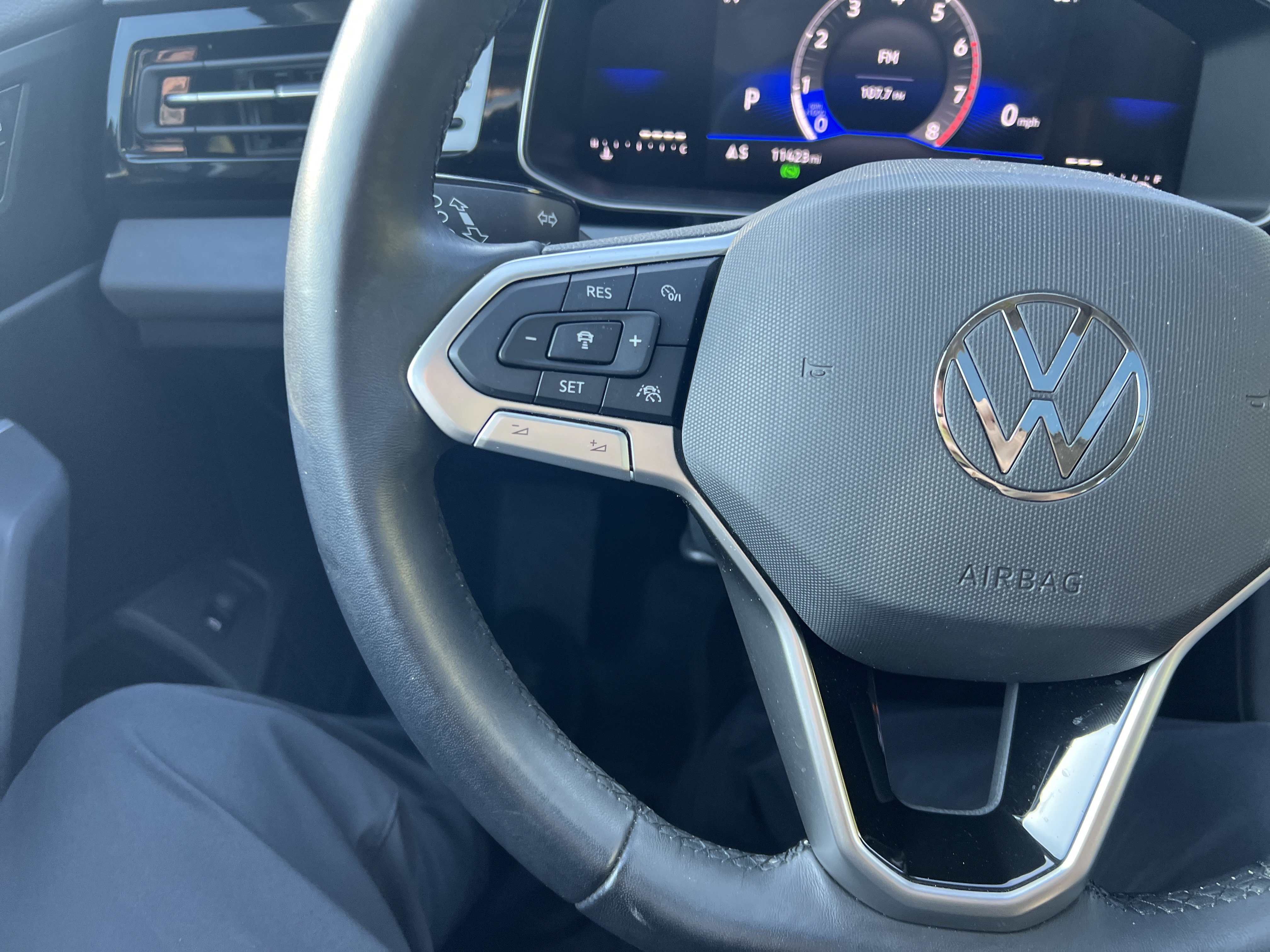 Certified 2025 Volkswagen Jetta SE w/ Sunroof Package FWD image 16