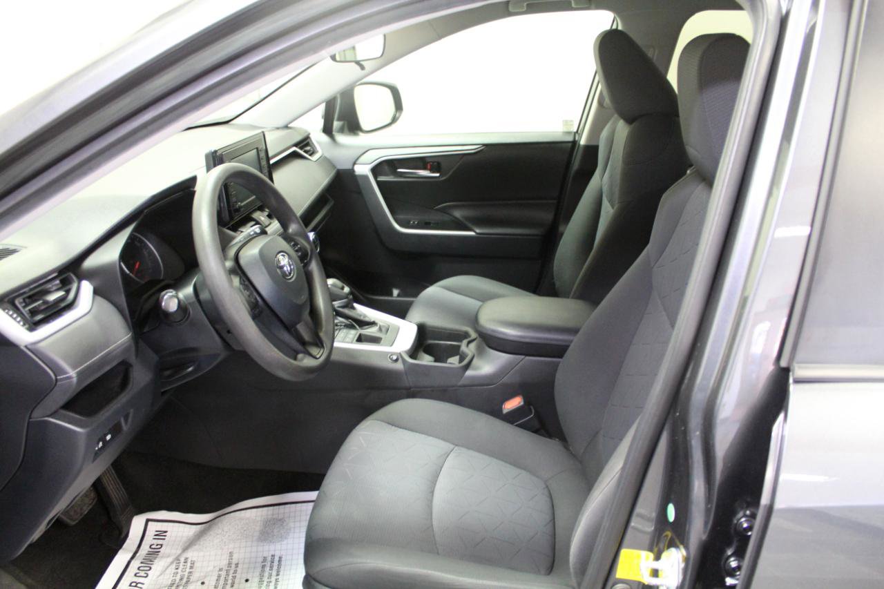Used 2020 Toyota RAV4 XLE w/ All Weather Liner Package image 17