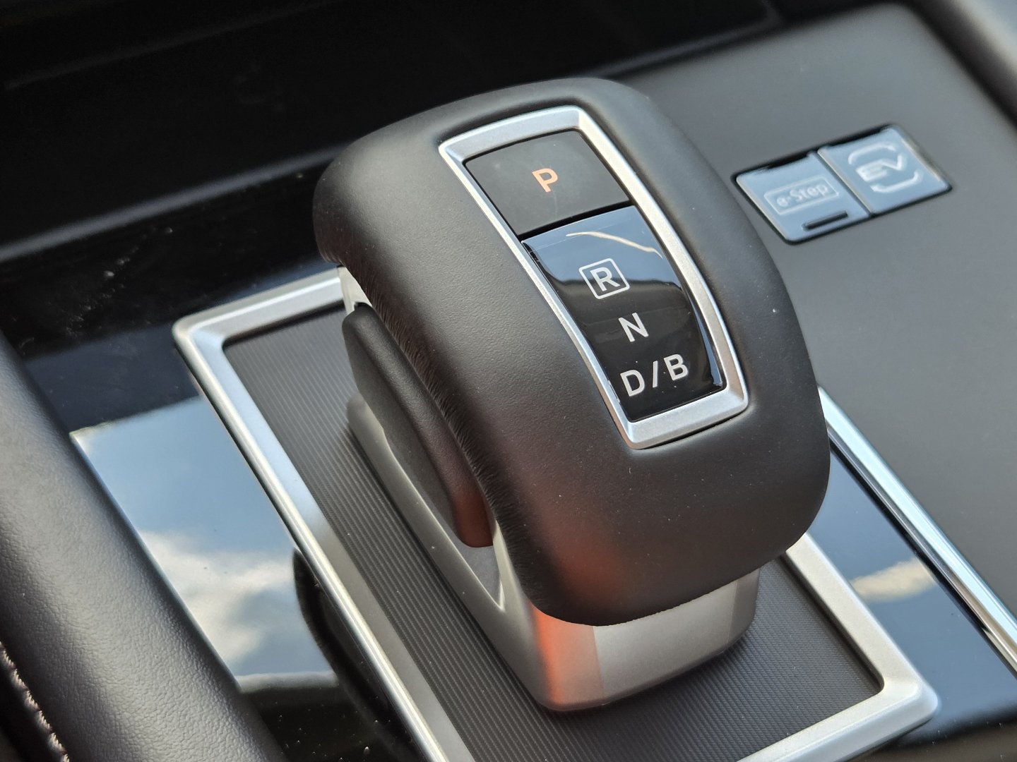 New 2026 Nissan Rogue SL AWD/4WD image 37