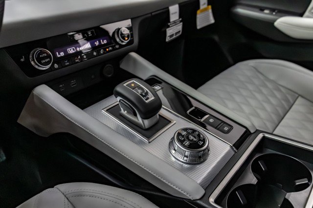New 2025 Mitsubishi Outlander SEL image 14