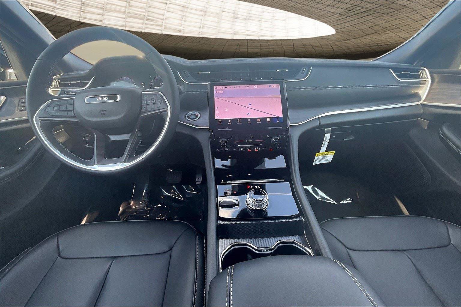 New 2025 Jeep Grand Cherokee Limited w/ Trailer Tow Package image 5