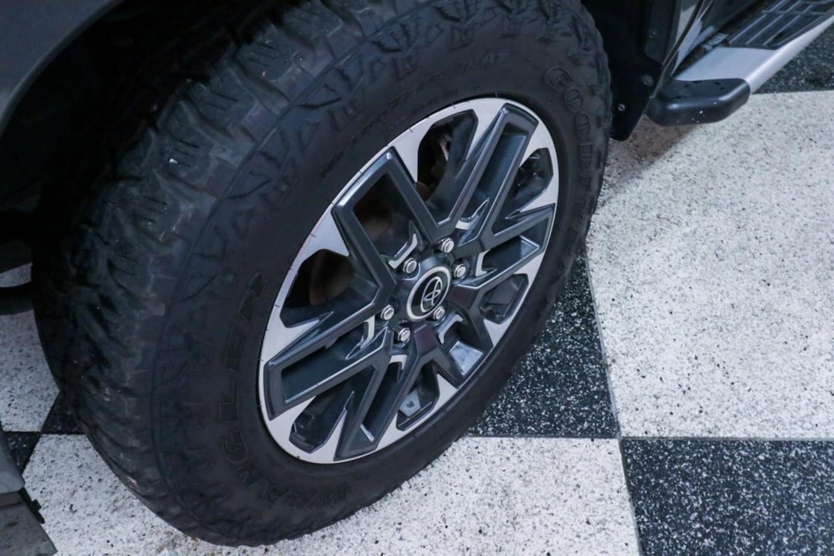 Used 2023 Toyota Tundra Limited w/ Power Package image 39