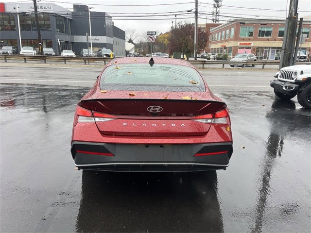 Used 2025 Hyundai Elantra Sport image 7