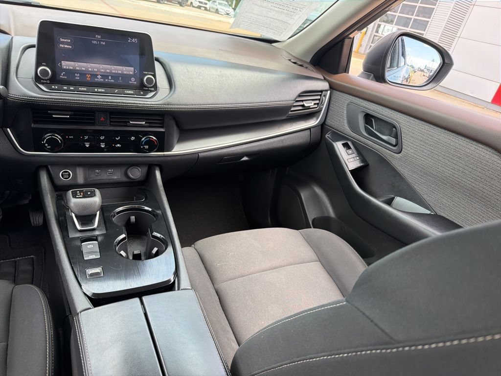 Used 2023 Nissan Rogue S FWD image 17