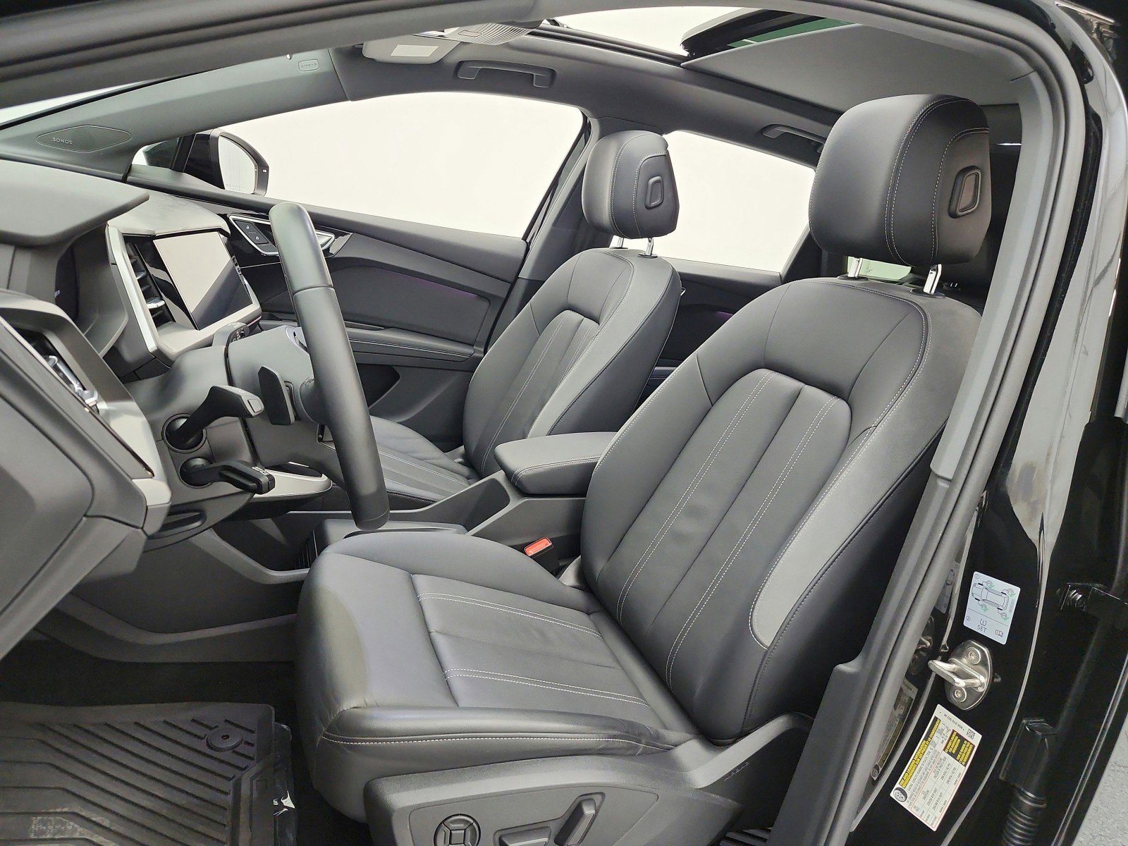 Used 2023 Audi Q4 e-tron Premium Plus w/ Premium Plus image 10