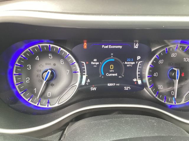 Used 2020 Chrysler Pacifica Touring-L Plus image 16