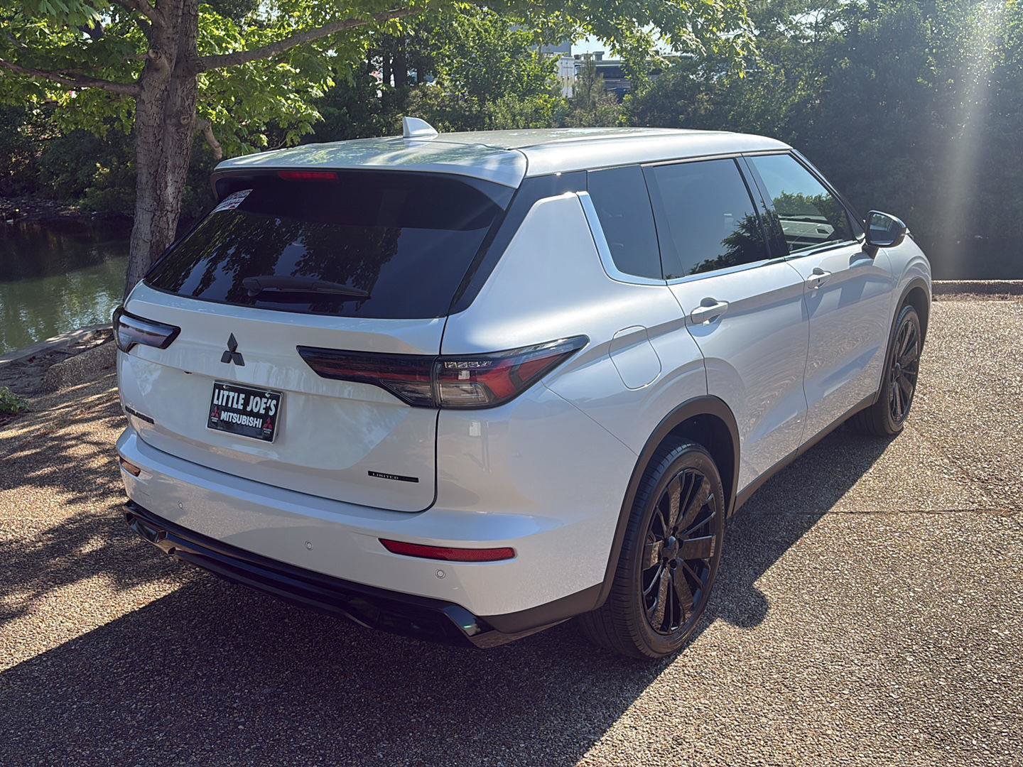 New 2026 Mitsubishi Outlander LE FWD image 5