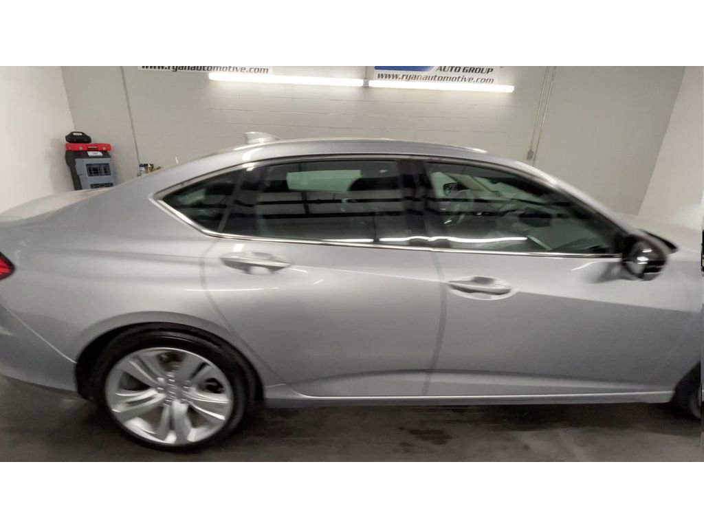Used 2022 Acura TLX w/ Technology Package image 9