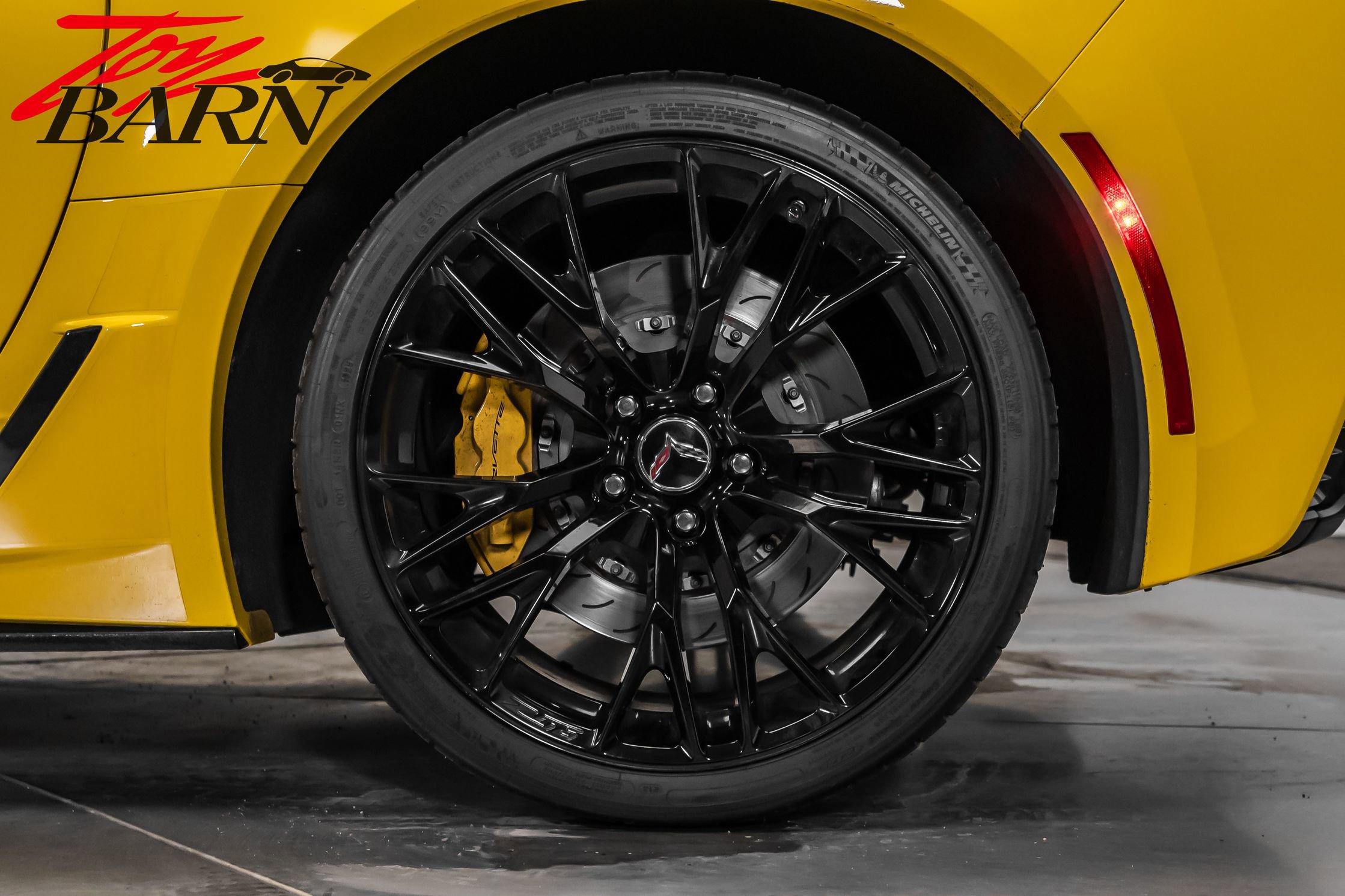 Used 2015 Chevrolet Corvette Z06 w/ 2LZ Preferred Equipment Group image 24