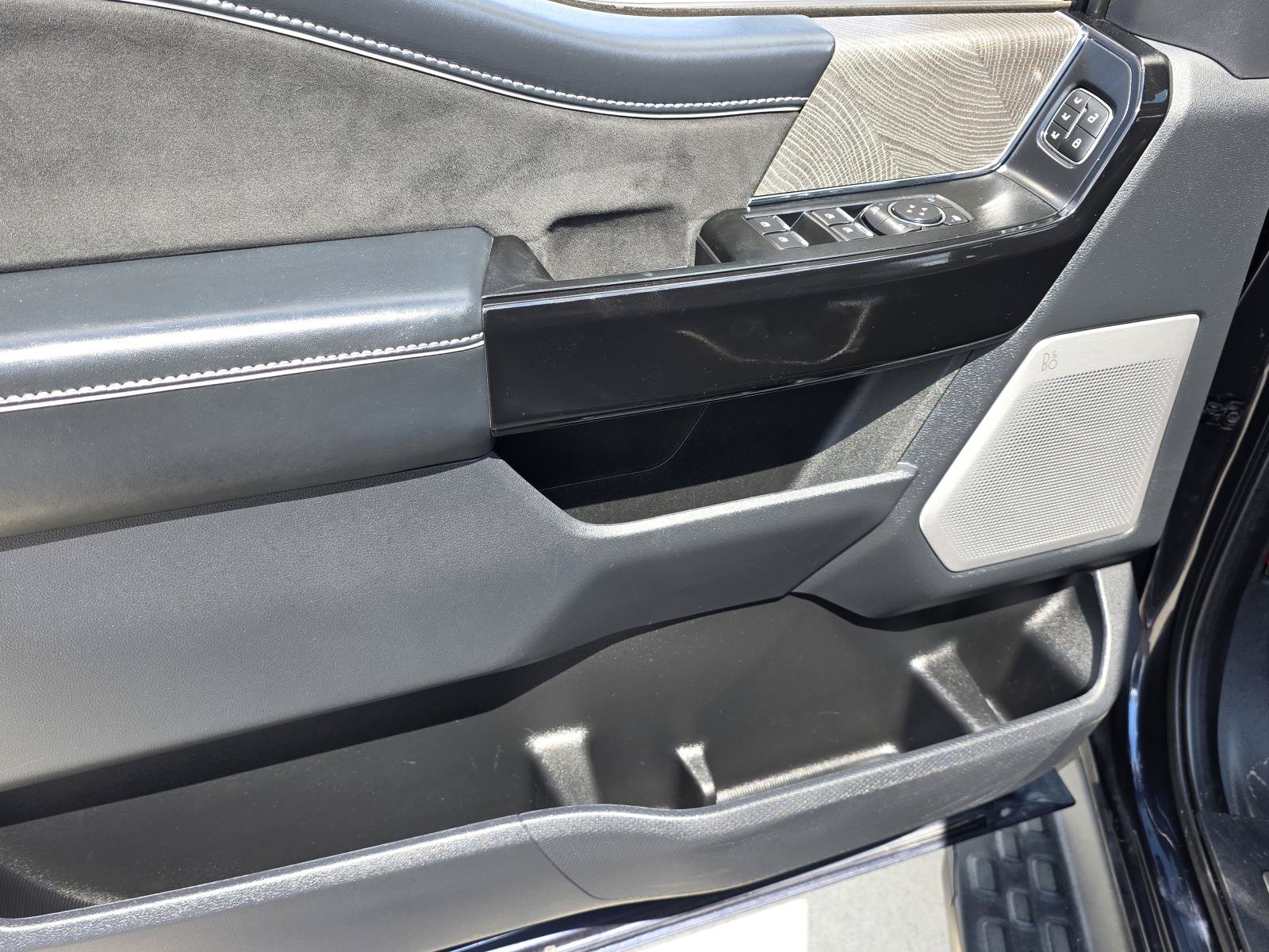 Used 2022 Ford F150 Lightning Platinum AWD/4WD image 21