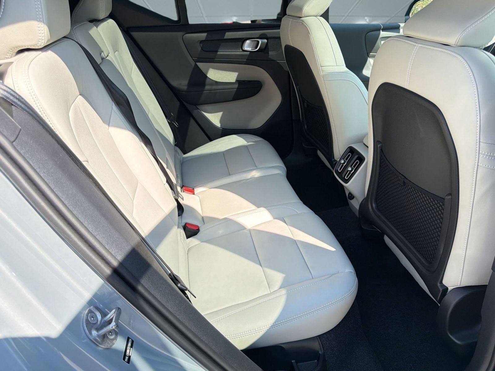 New 2026 Volvo XC40 B5 Ultra w/ Protection Package image 28