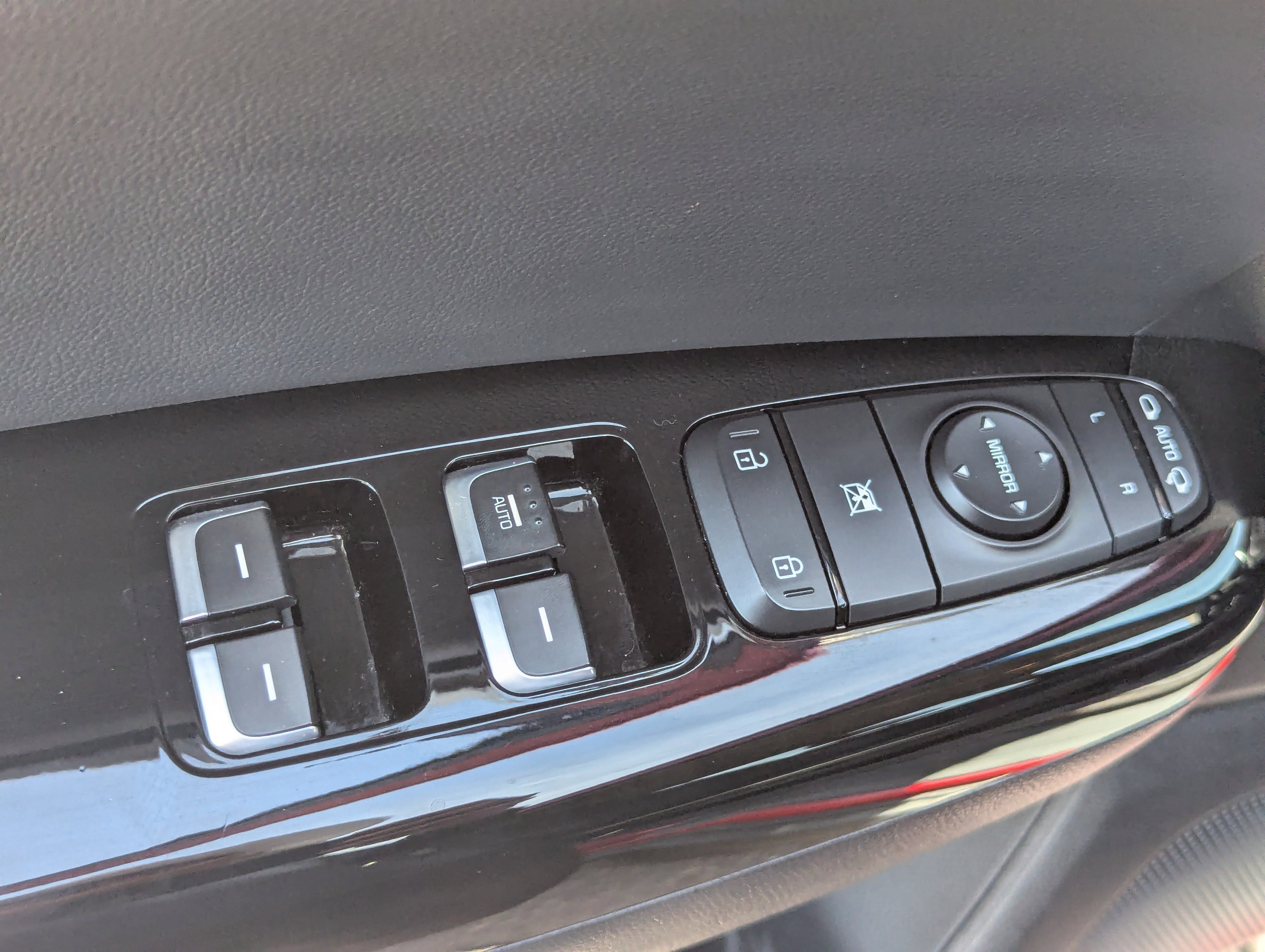 Used 2020 Kia Sportage EX FWD image 19