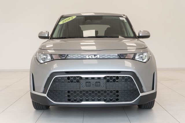 Used 2025 Kia Soul LX w/ LX Technology Package FWD image 5