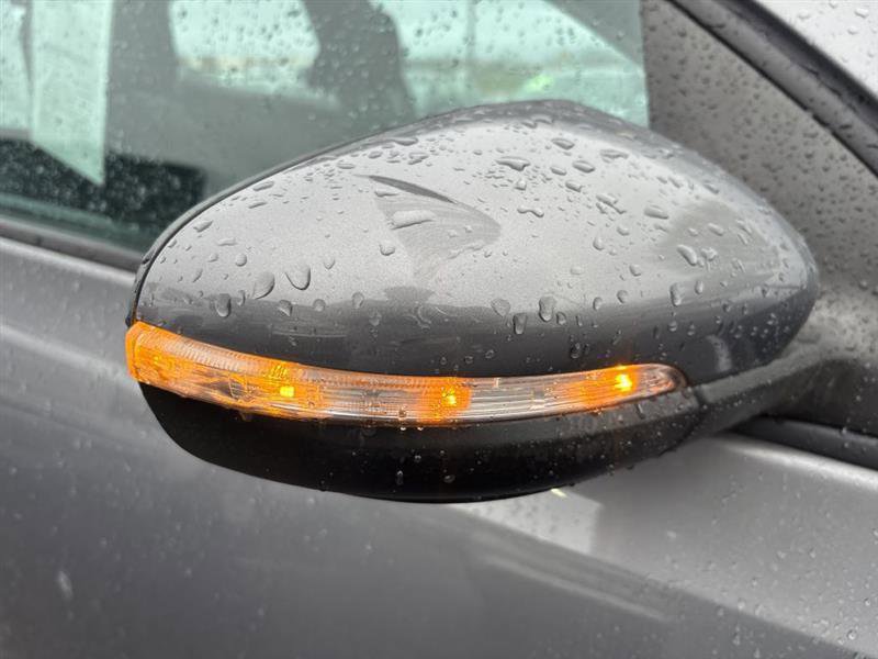 Used 2010 Volkswagen Golf 2-Door image 28