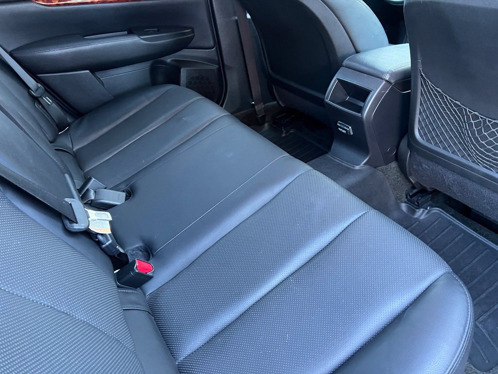 Used 2012 Subaru Outback 3.6R Limited w/ Moonroof Pkg AWD/4WD image 19