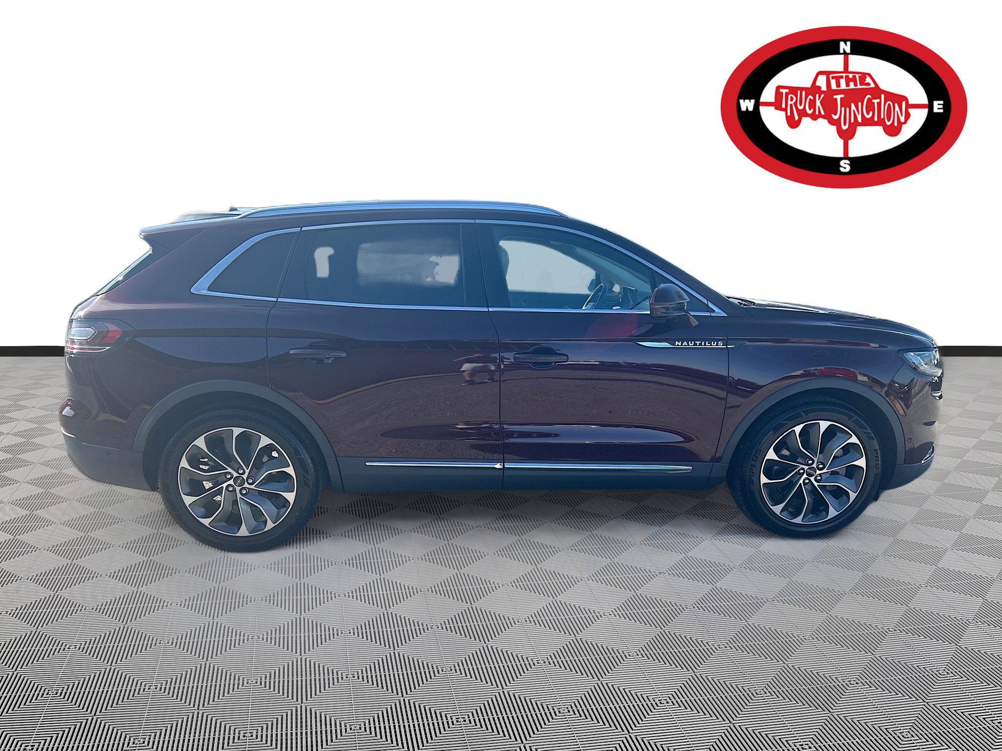 Used 2021 Lincoln Nautilus Reserve w/ Equipment Group 201A FWD image 8