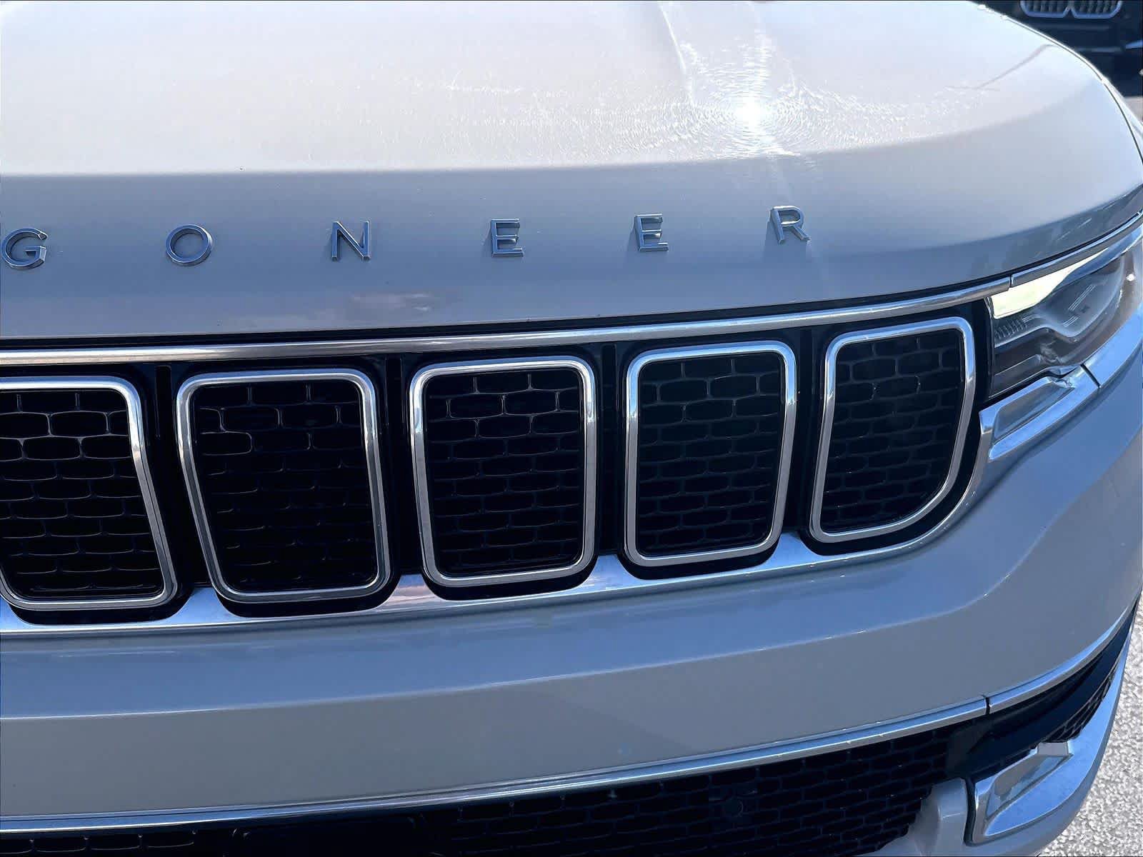 Used 2022 Jeep Wagoneer Series III AWD/4WD image 35