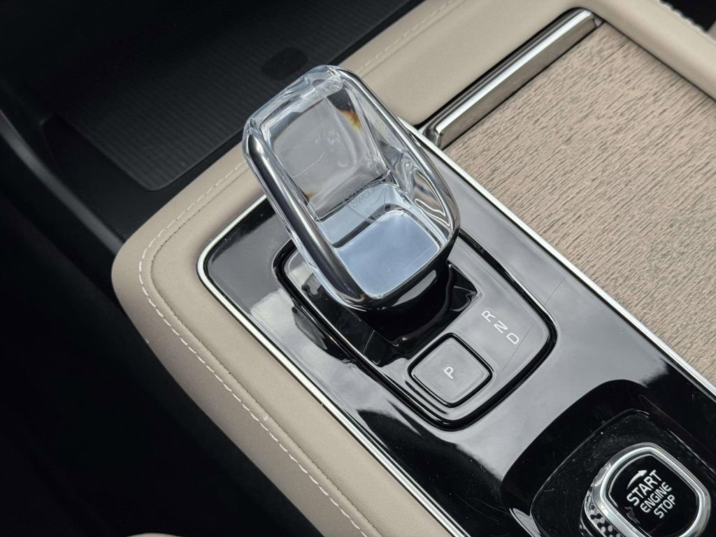 Certified 2026 Volvo XC90 B6 Plus w/ Protection Package image 29