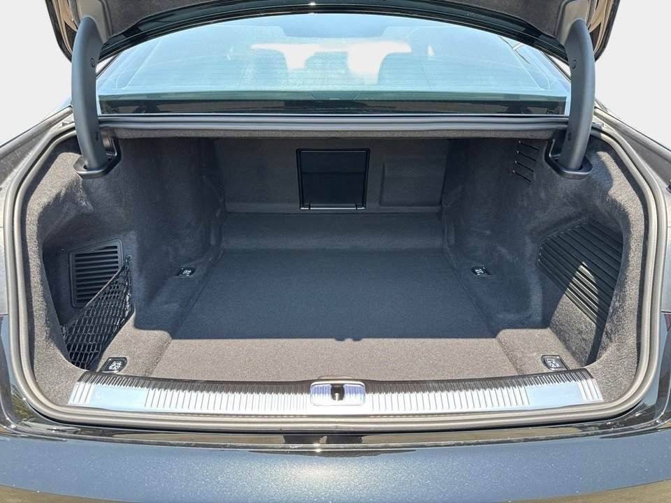 New 2025 Audi A8 L 3.0T image 7