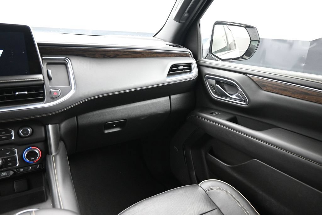 Used 2023 Chevrolet Suburban Premier AWD/4WD image 7