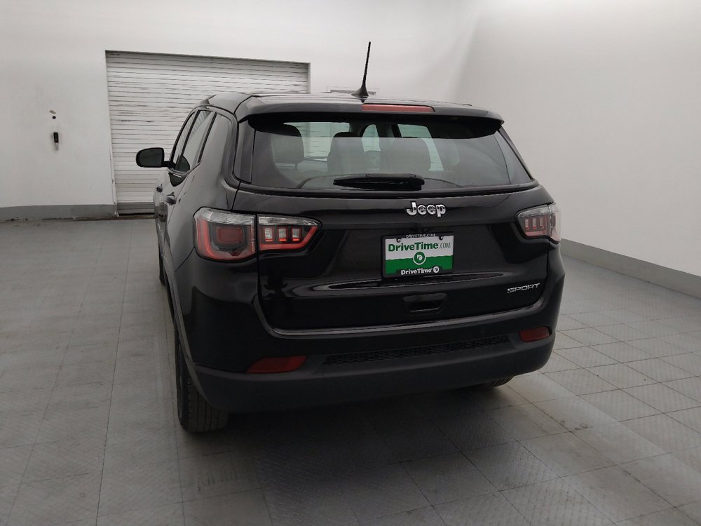 Used 2018 Jeep Compass Sport w/ Tech Group FWD image 6