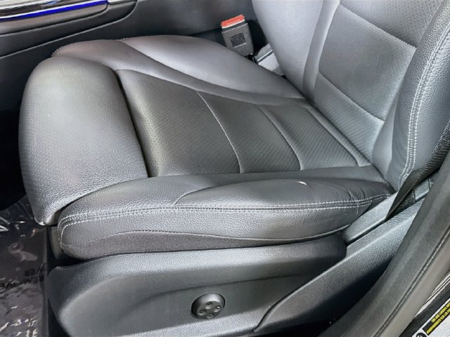 Used 2021 Mercedes-Benz GLC 300 4MATIC image 22
