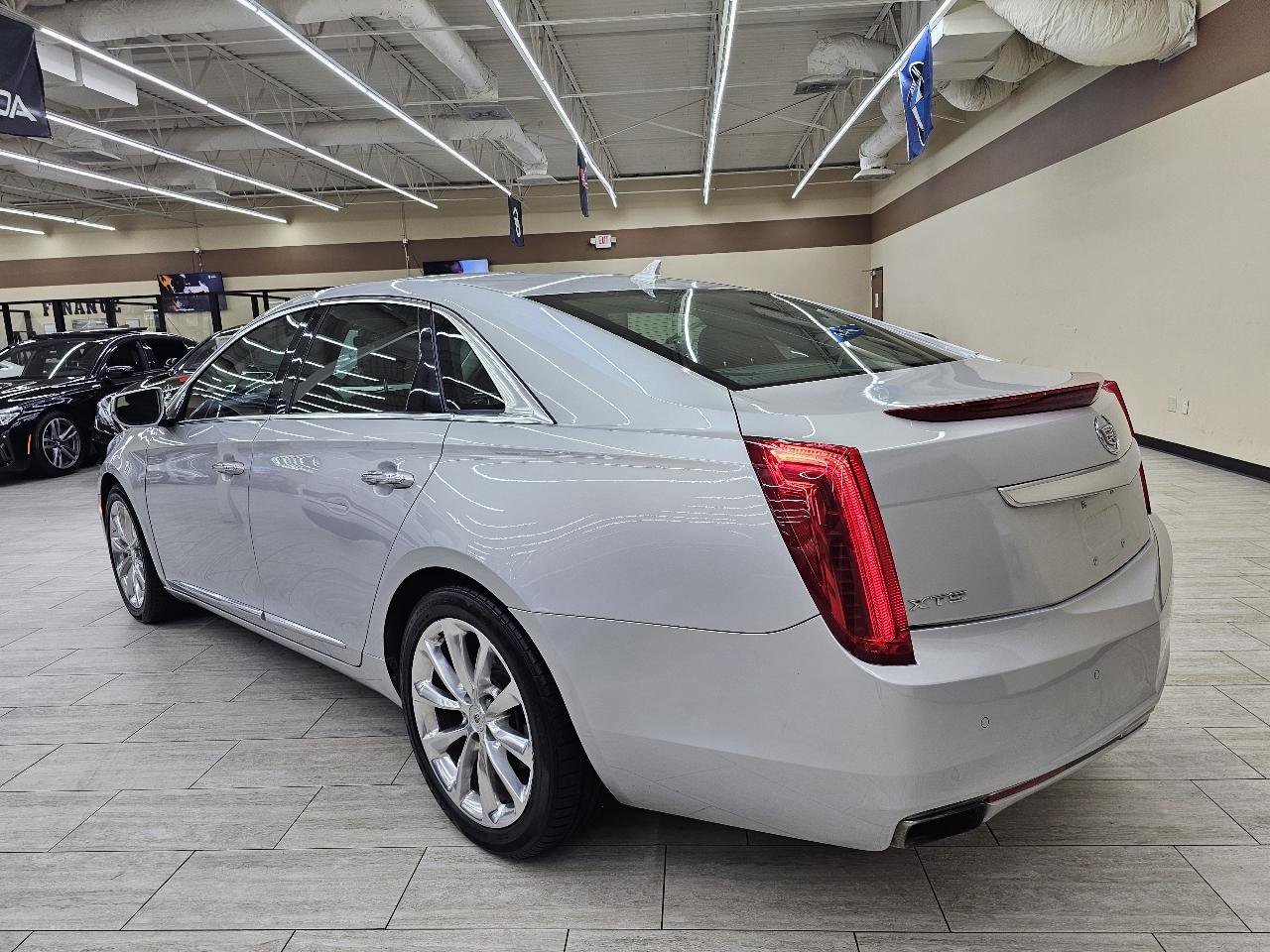 Used 2013 Cadillac XTS Luxury FWD image 8