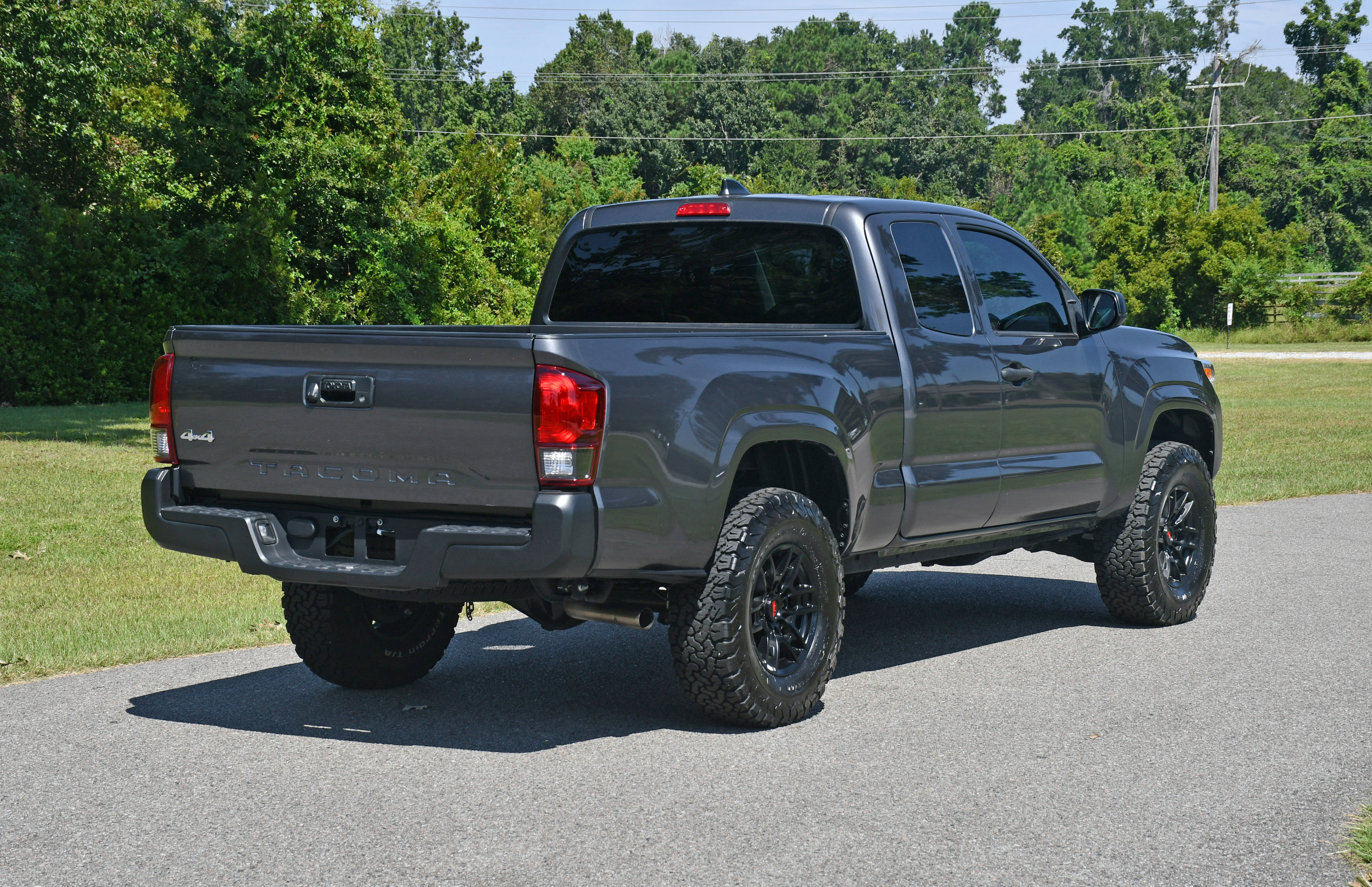 Used 2023 Toyota Tacoma SR image 4
