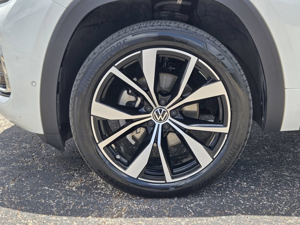 Used 2024 Volkswagen Atlas SEL Premium R-Line AWD/4WD image 13