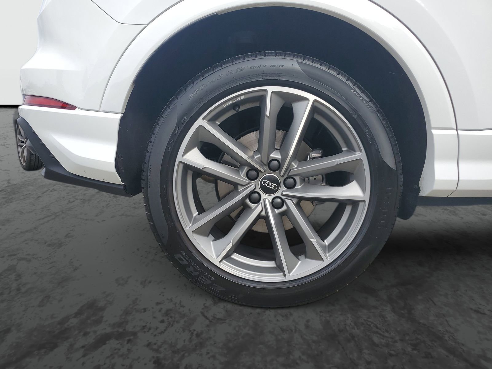 Used 2025 Audi Q3 2.0T Premium w/ Convenience Package AWD/4WD image 5