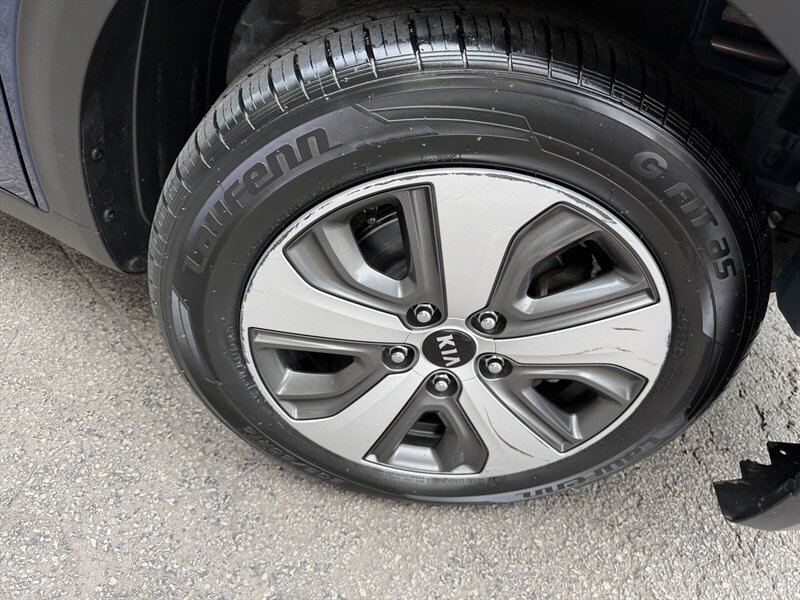 Used 2019 Kia Niro LX FWD image 10