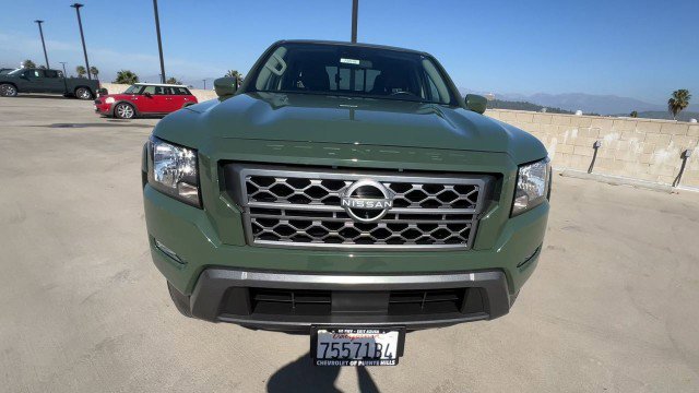 Used 2024 Nissan Frontier SV w/ SV Convenience Package image 3