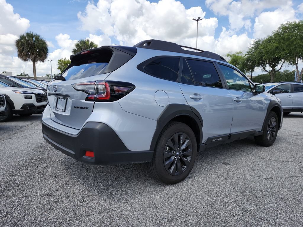 Used 2025 Subaru Outback Onyx Edition AWD/4WD image 3