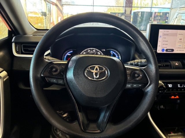 Used 2023 Toyota RAV4 XLE AWD/4WD image 22