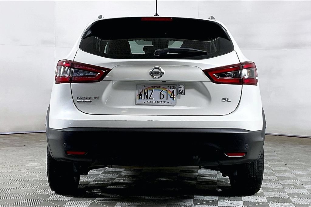 Used 2022 Nissan Rogue Sport SL w/ Premium Package FWD image 3