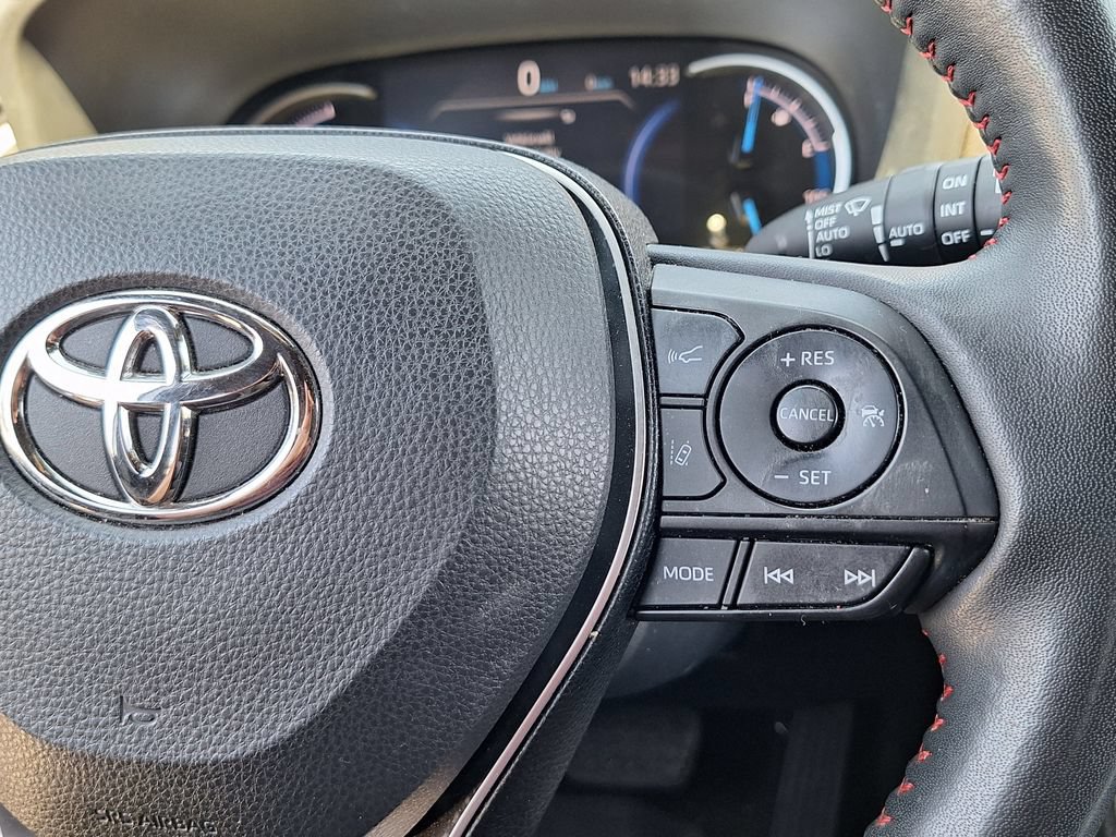 Used 2021 Toyota RAV4 SE w/ Weather & Moonroof Package AWD/4WD image 16