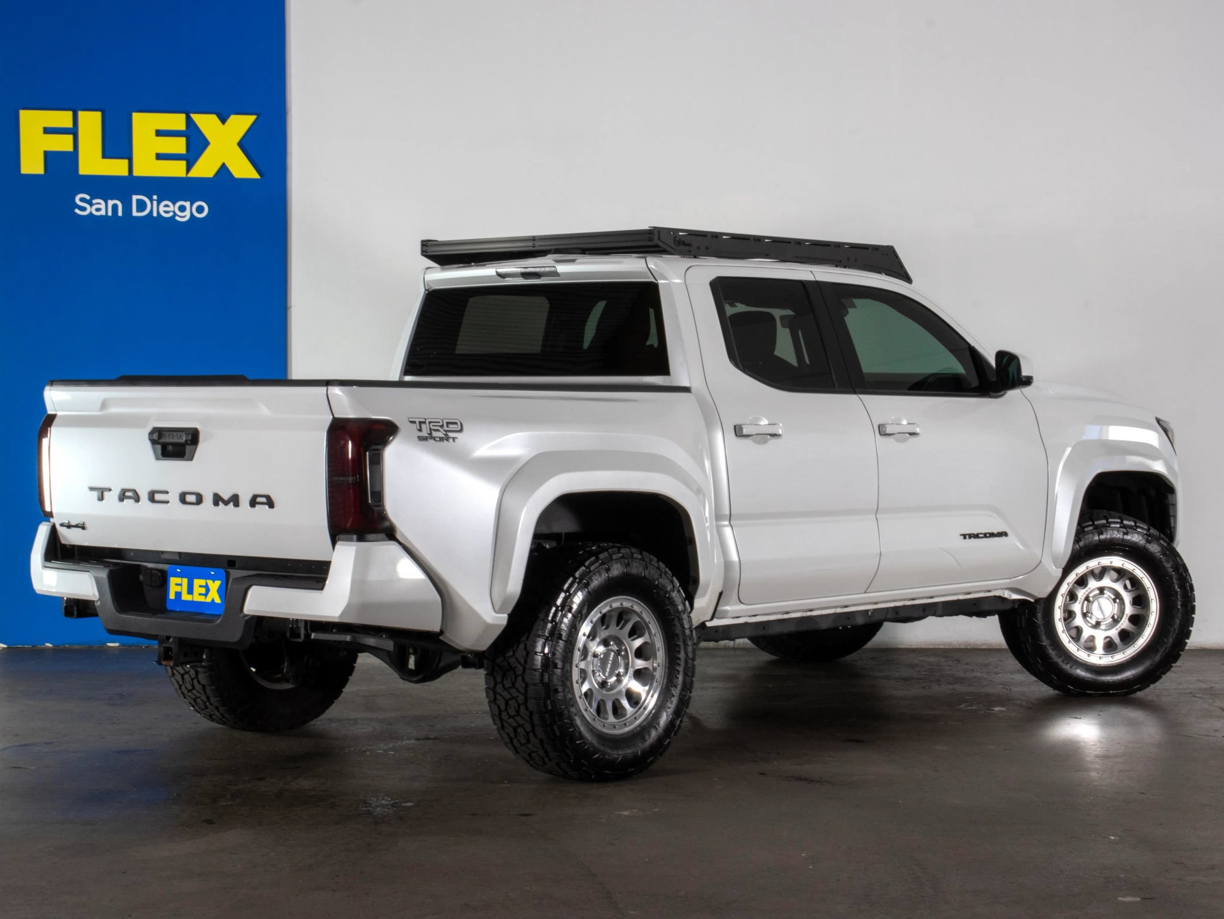 Used 2024 Toyota Tacoma TRD Sport AWD/4WD image 5