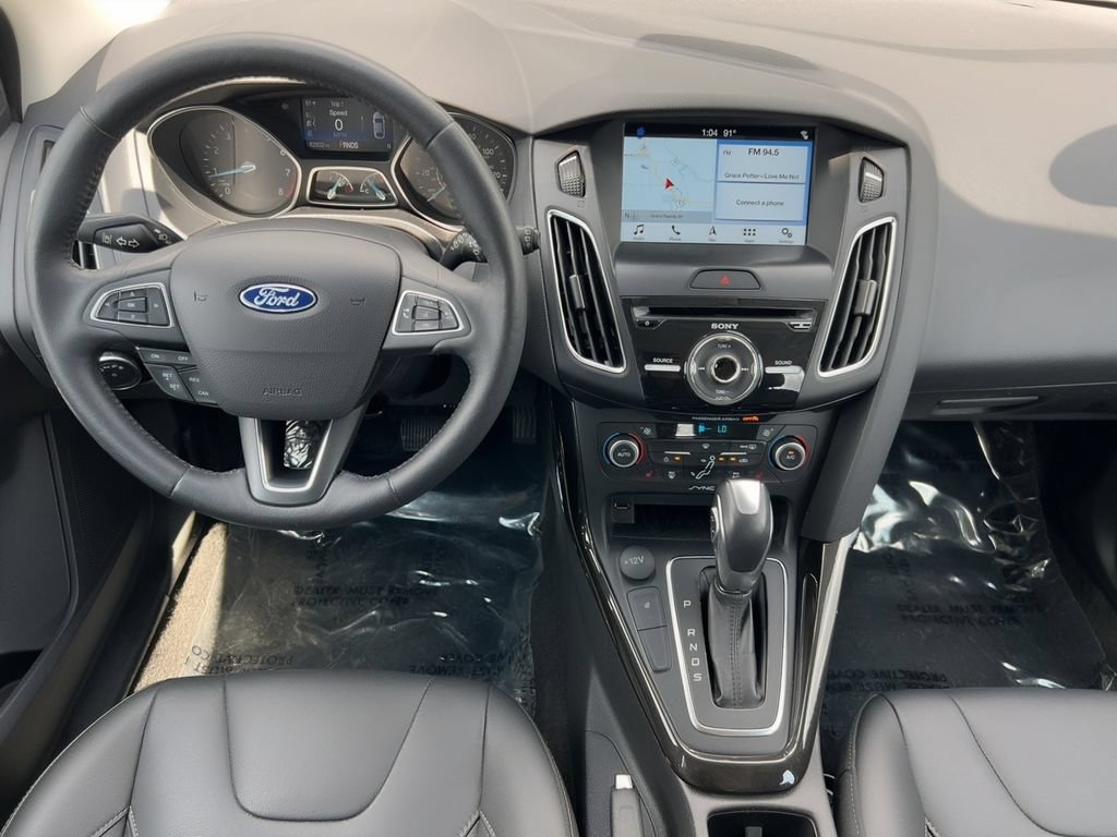 Used 2018 Ford Focus Titanium w/ Titanium Technology Package FWD image 5