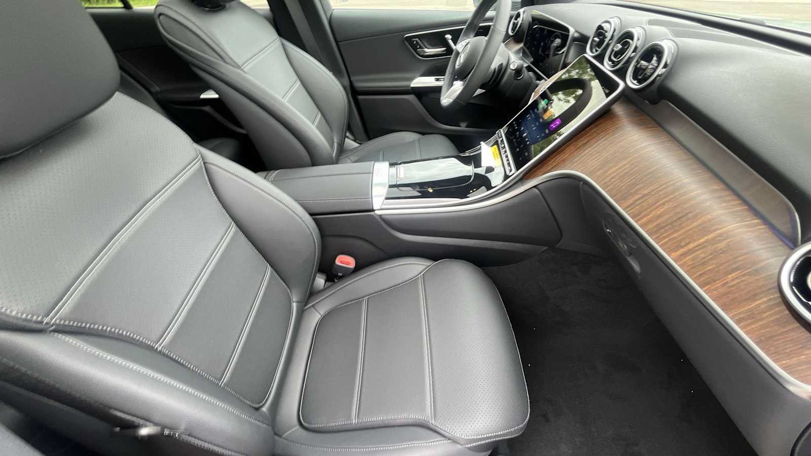 Used 2026 Mercedes-Benz GLC 300 4MATIC image 11
