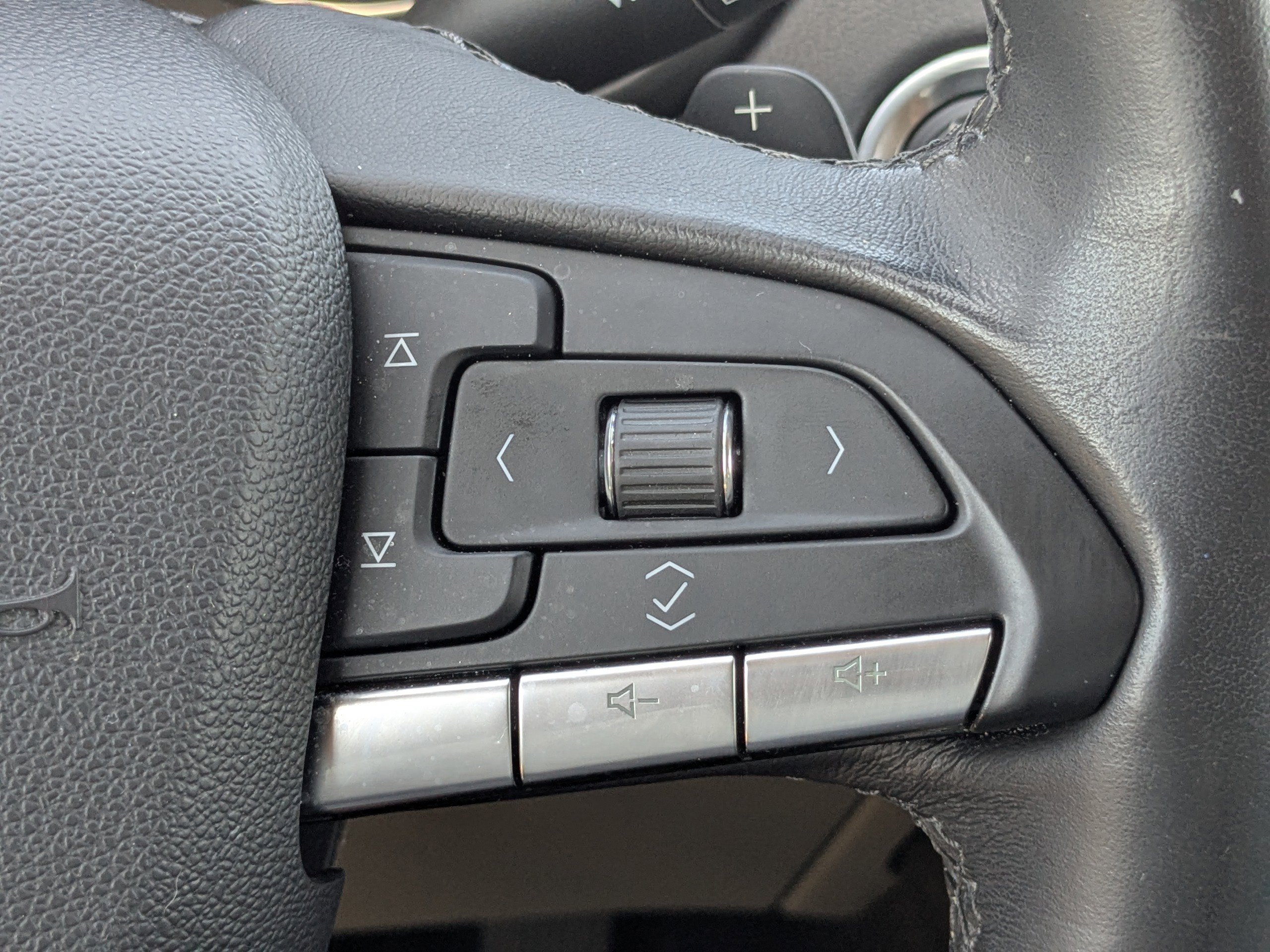 Used 2021 Cadillac XT4 Luxury image 28