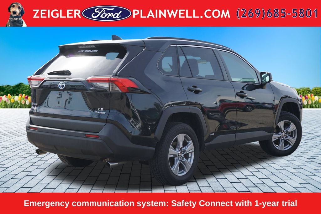Used 2022 Toyota RAV4 LE AWD/4WD image 5