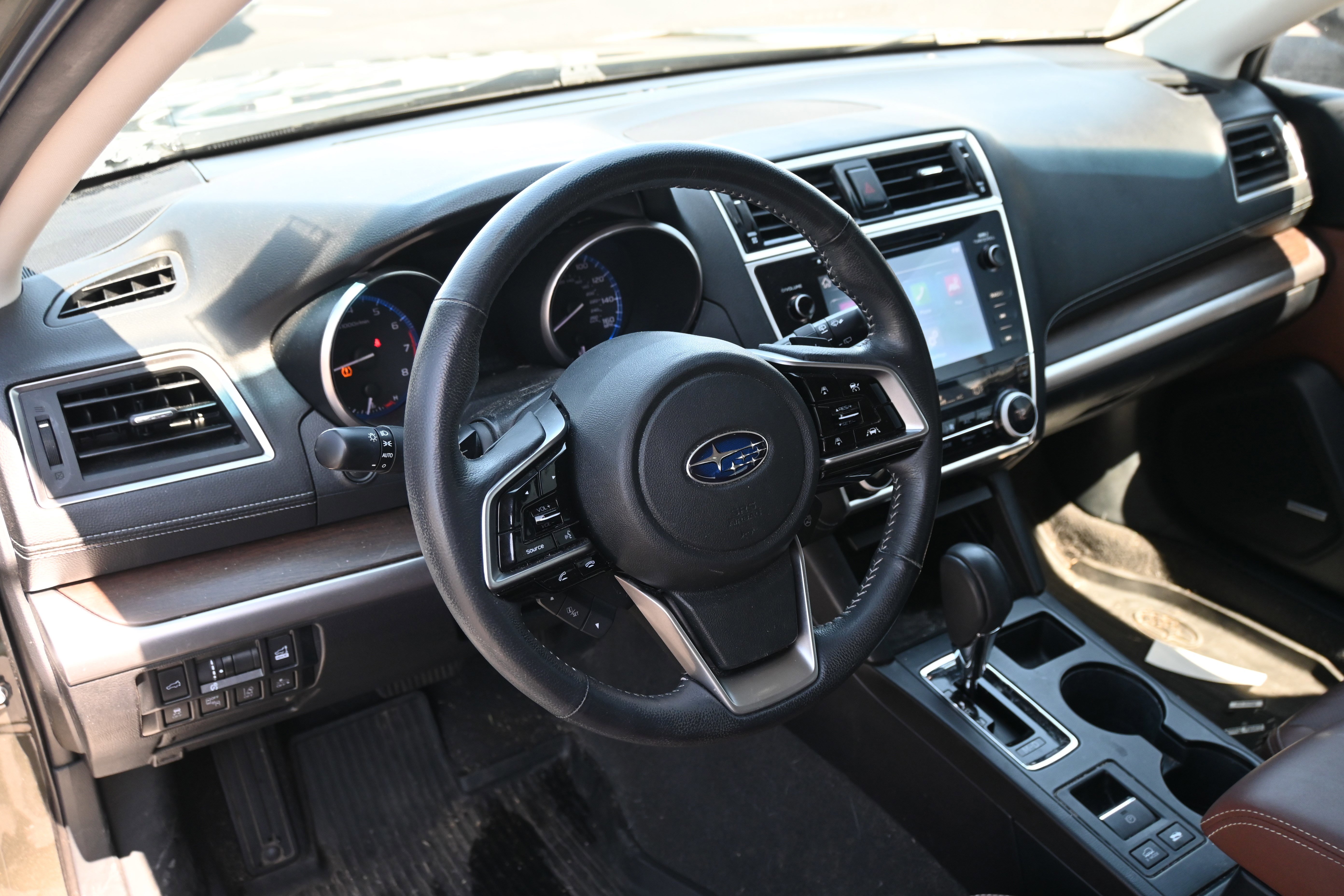 Used 2018 Subaru Outback 3.6R Touring w/ Popular Package #3 image 3